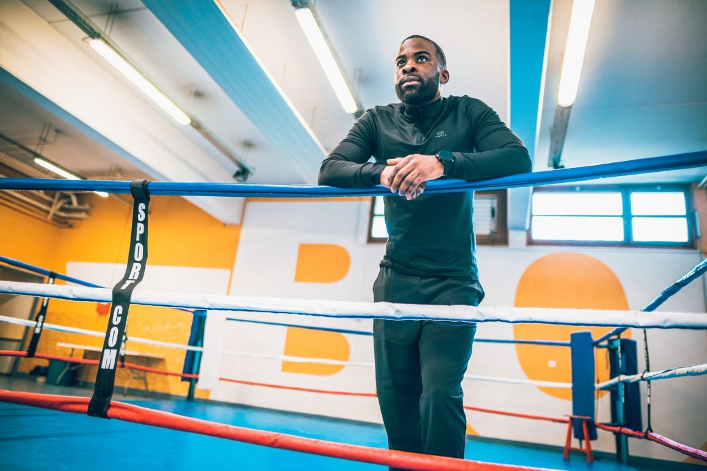 Cordes et ring de boxe pour entraînement encadré — programme fitness 12 séances